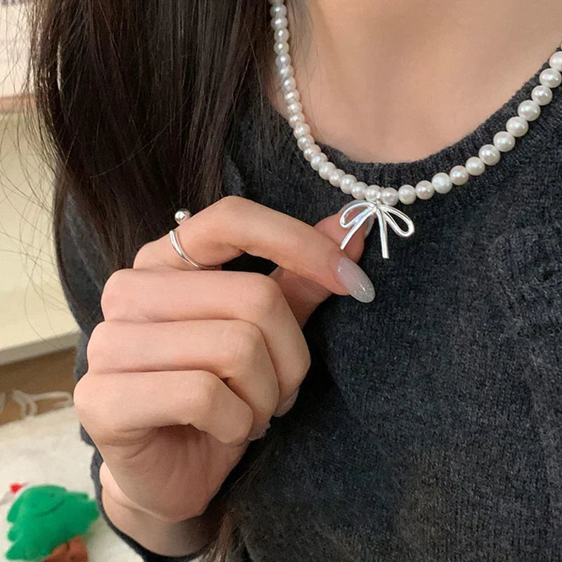 Niche Temperament Bow Pearl Necklace
