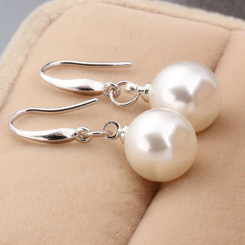 Fashionable Elegant Round Shell Pearl And Pearl Earrings